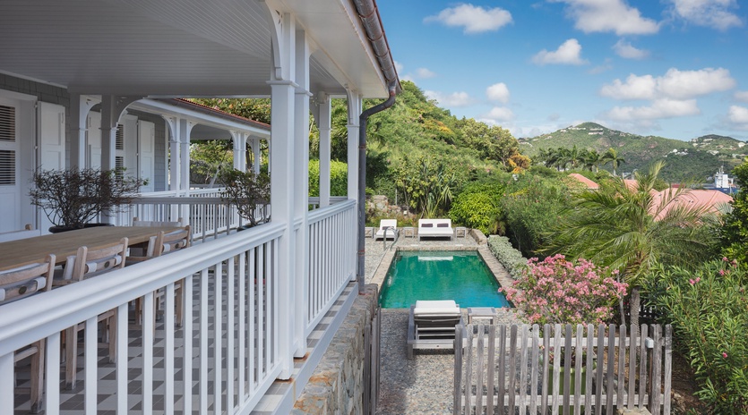 exterior-1-gustavia-view-track4
