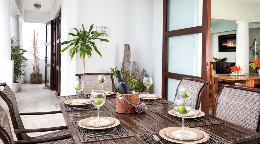 05-SeaEsta-OutsideDining