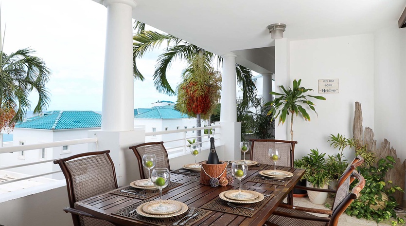 04-SeaEsta-OutsideDining