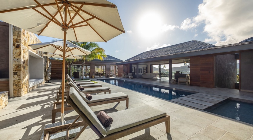 exterior-1-maud-track10