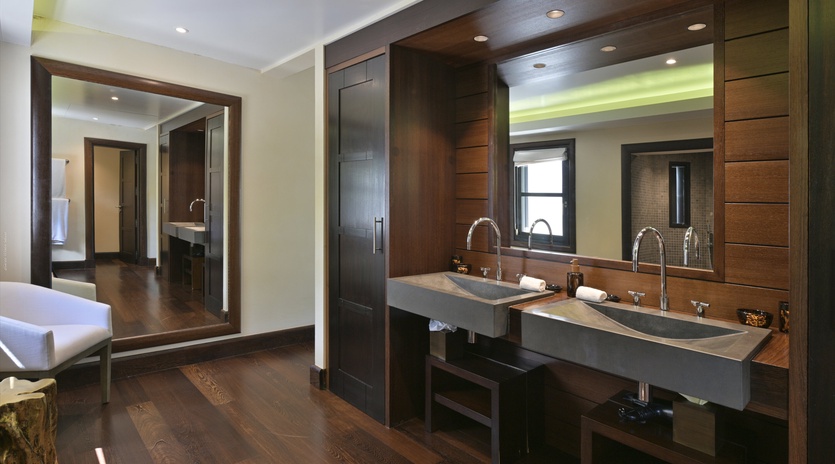 bedroom-2-silver-rainbow-track1