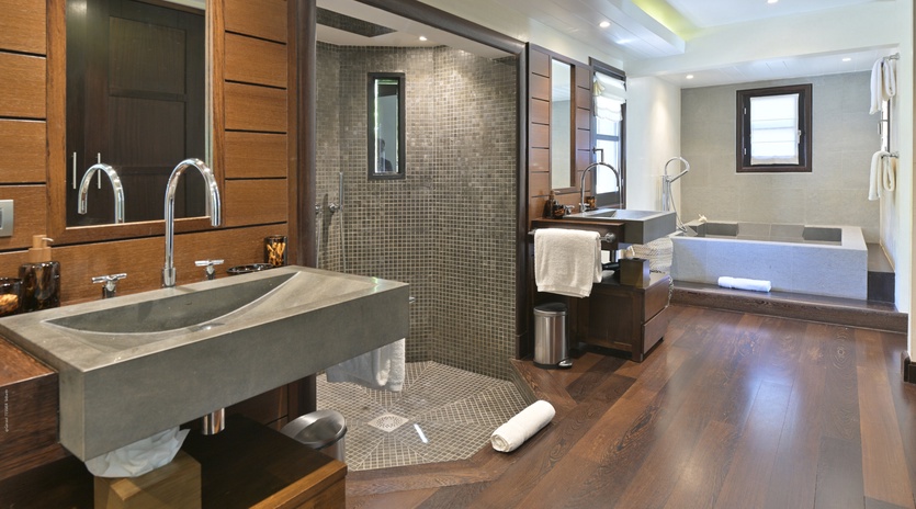 bedroom-1-silver-rainbow-track1