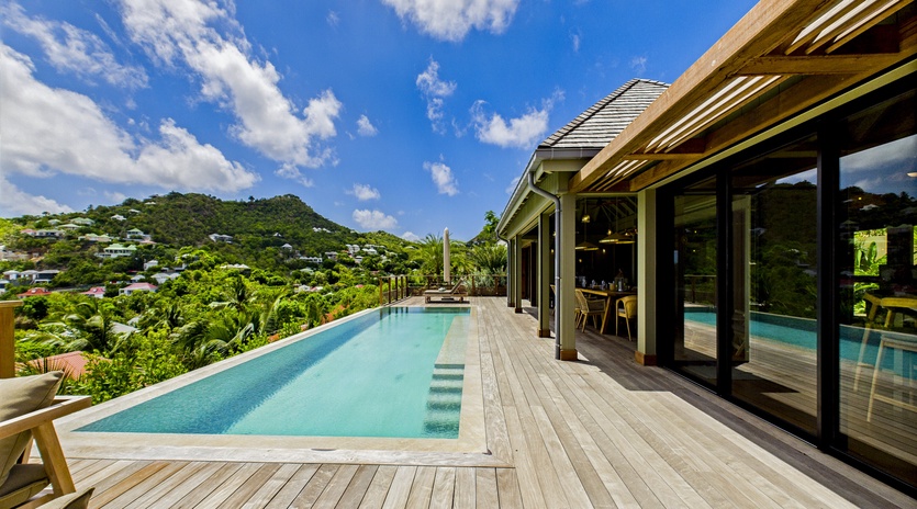 exterior-1-clyde-track1