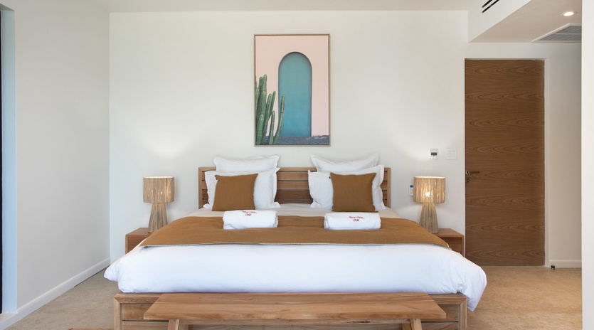 bedroom-1-aqua-vista-track1