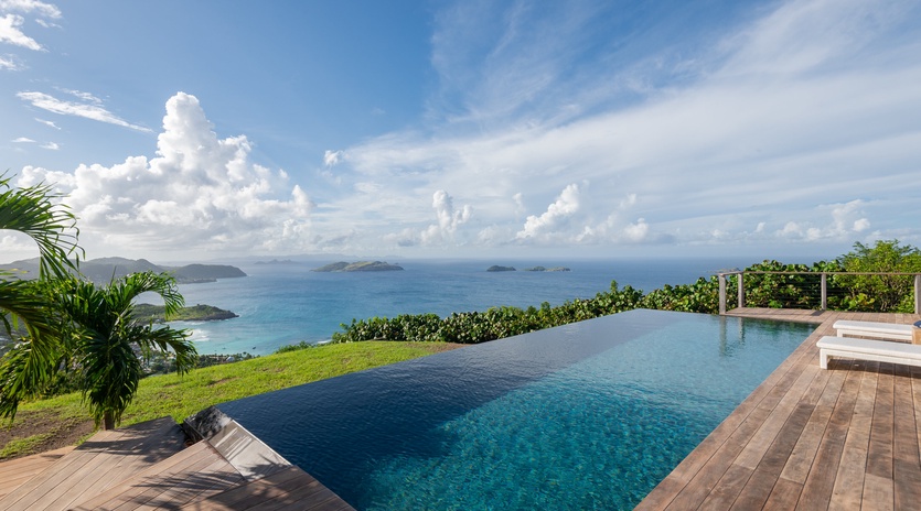 exterior-1-Blue Diamond-track1