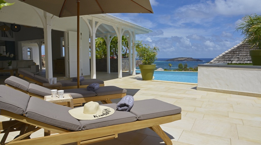 exterior-1-lagon-estate-track3