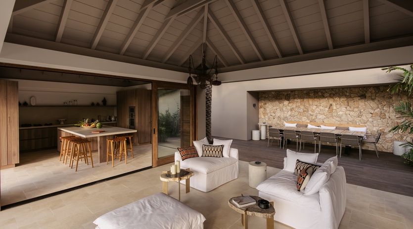 living-room-aqualis-track5