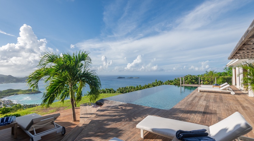 exterior-1-Blue Diamond-track2