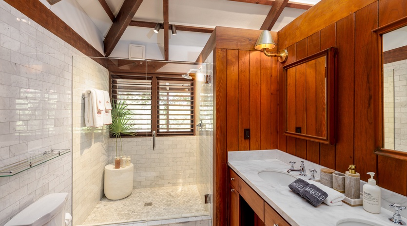 bedroom-1-the-catch-track3