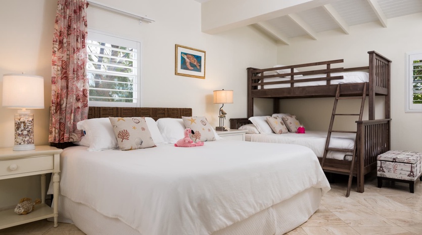 bedroom-1-reef-pearl-track1