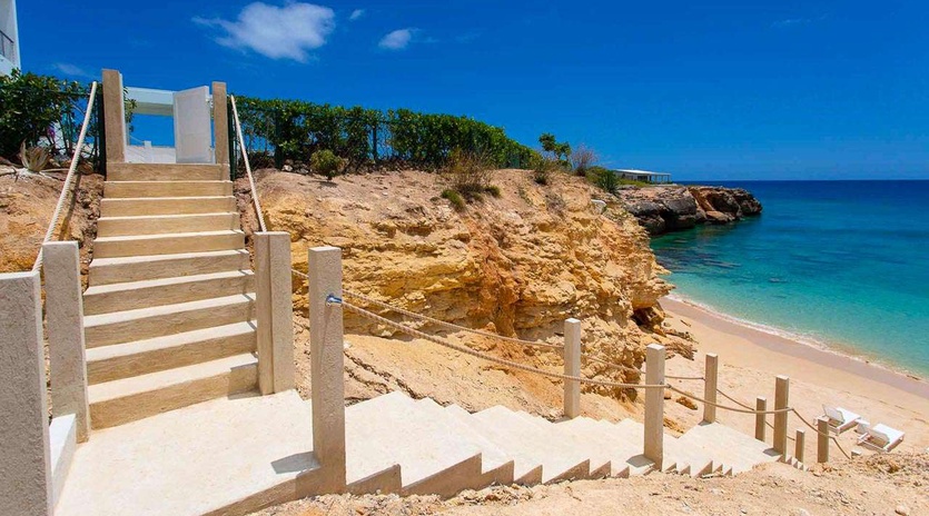 BAHAXA KAN, West End, Anguilla