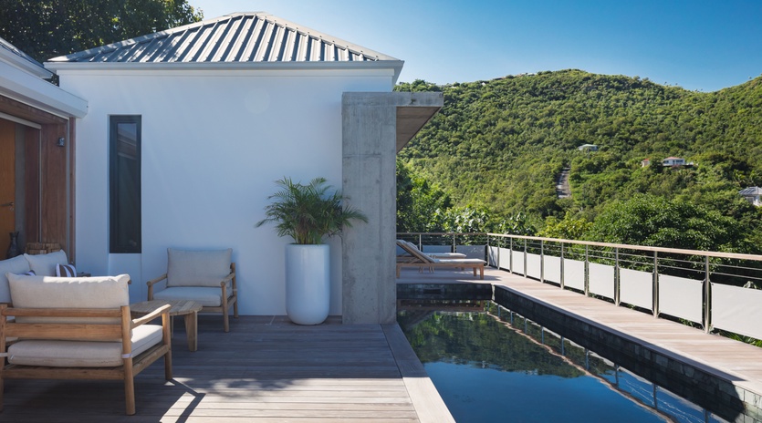 1.3-pool-bonheur-new-villa-track1