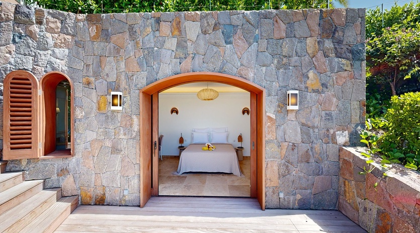 bungalow-guest-bedroom1-mustique-track4