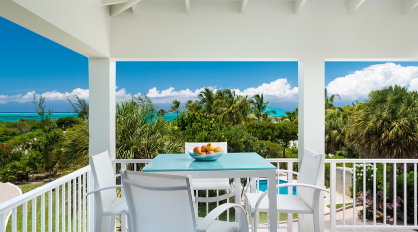 balcony-reef-pearl-track2