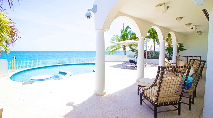 Terrace at PIE BAH, Beachfront/Cupecoy, St. Martin