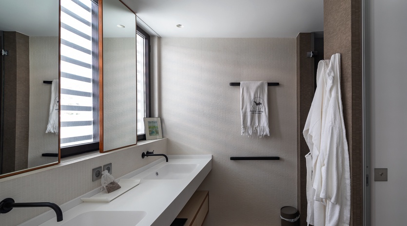 guest-bathroom2-opus-track1