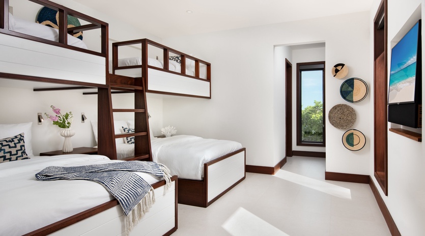 bedroom-3-vision-beach-track1