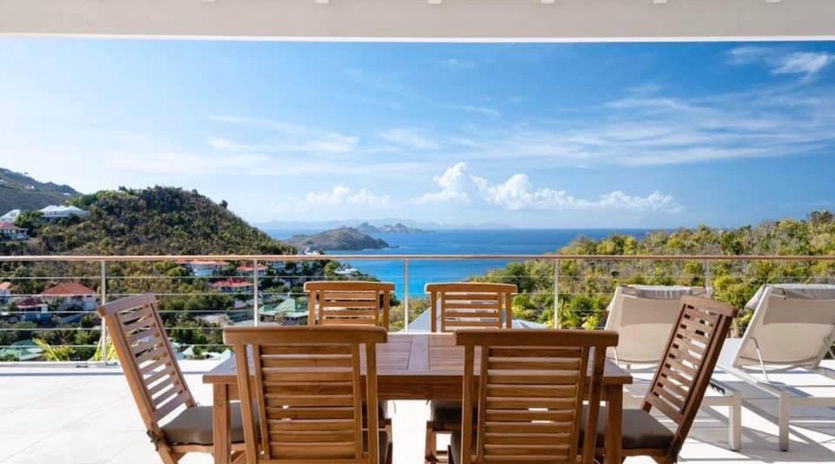 exterior-1-Cypraea-track1