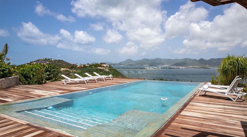 2f-LaVueFolle-Pool2
