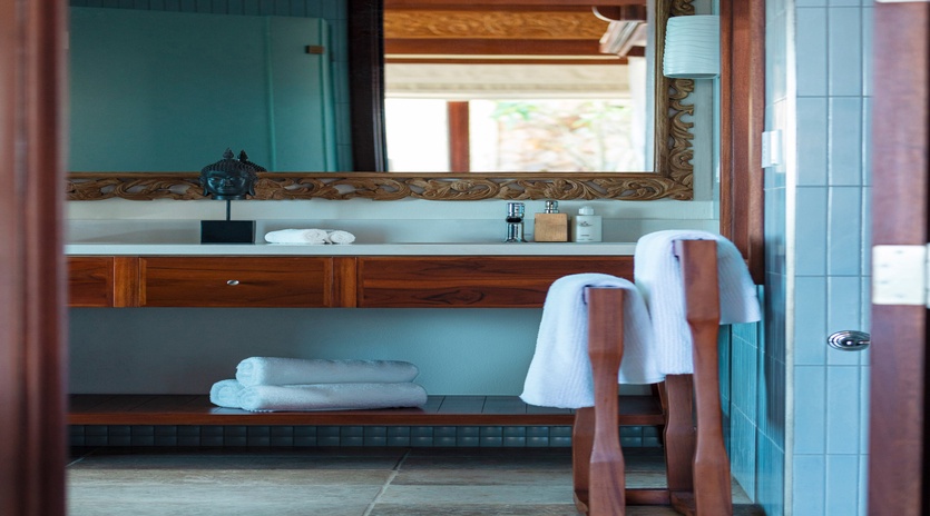 bathroom-1-bali-beach-track1