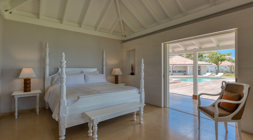 bedroom-1-casa-cervo-track3