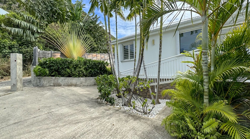 exterior-2-la-montagne-track1