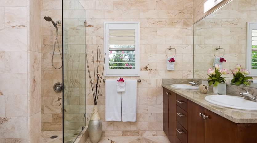 bathroom-1-reef-pearl-track2