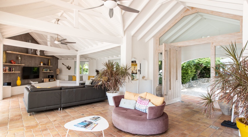 living-room-belle-fontaine-track6