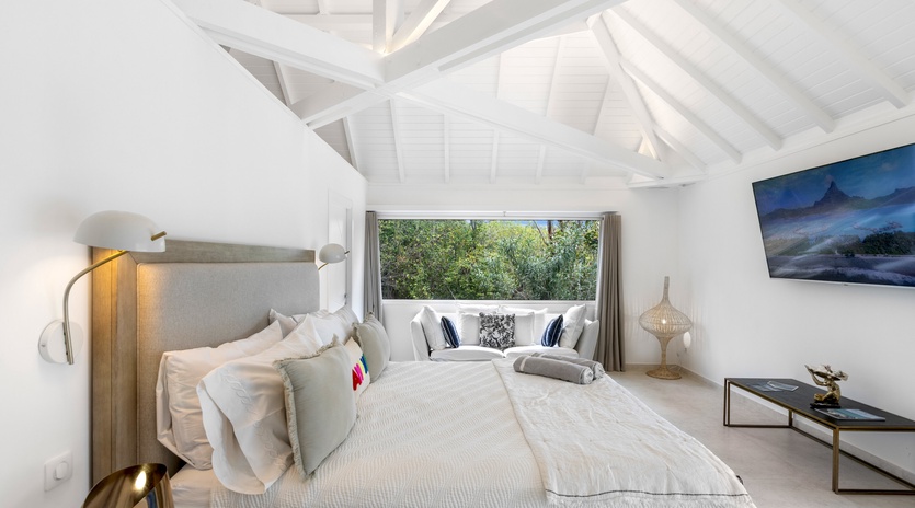 bedroom-1-greystone-track7