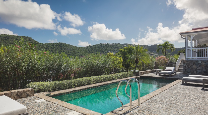 exterior-1-gustavia-view-track3
