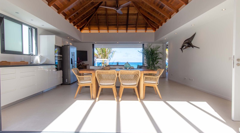 2_Villa_Greenheart_Living_Kitchen