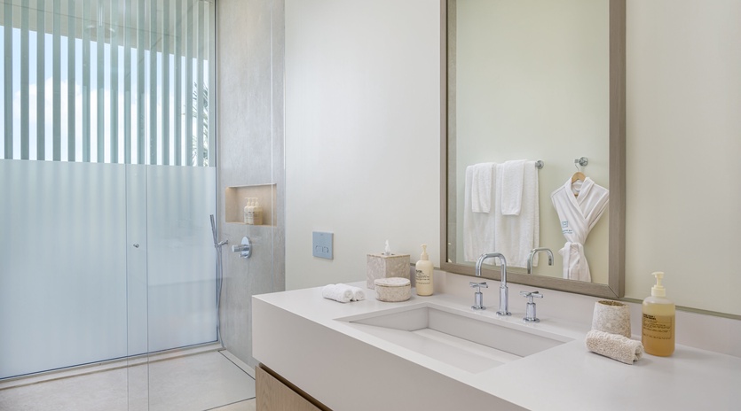 bedroom-1-beach-enclave-the-reserve-villa-3-track1