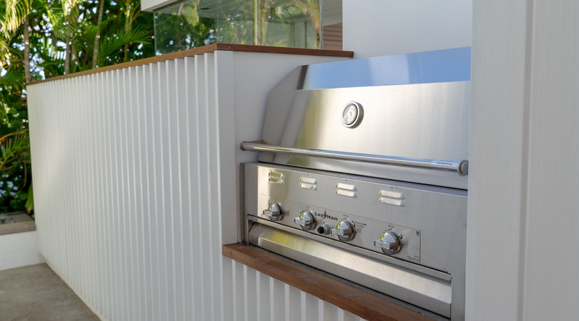 exterior-1-ahava-track13