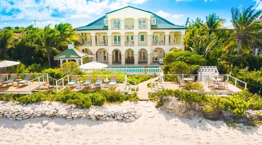 Exterior of IE TAM, Grace Bay Turtle Cove, Turks & Caicos