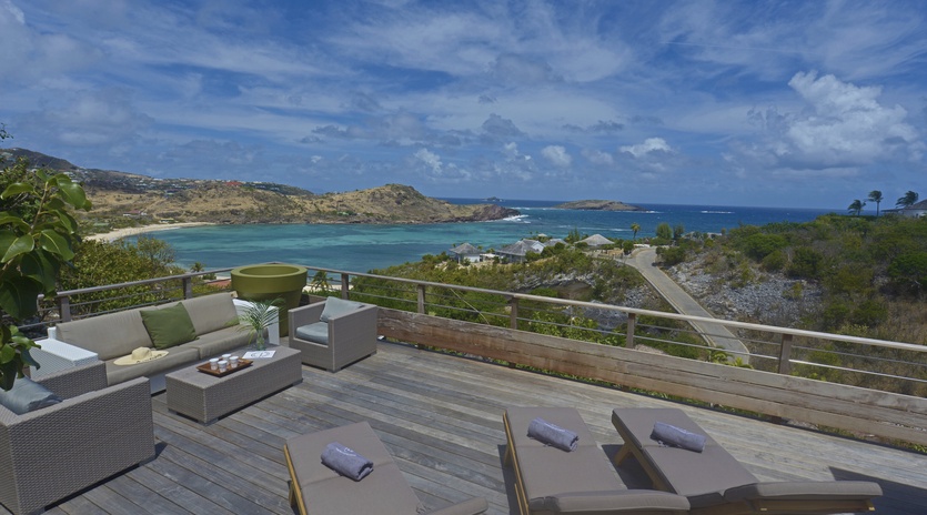 exterior-1-lagon-estate-track5