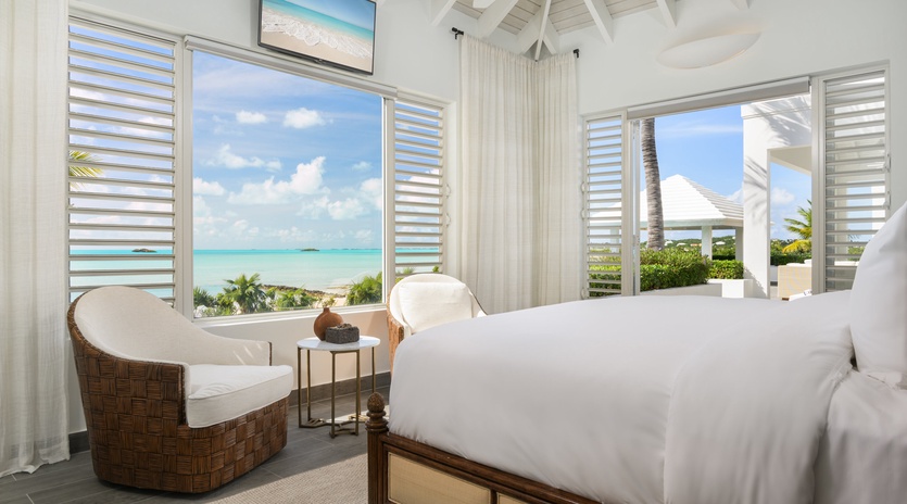 bedroom-1-twin-palms-track1