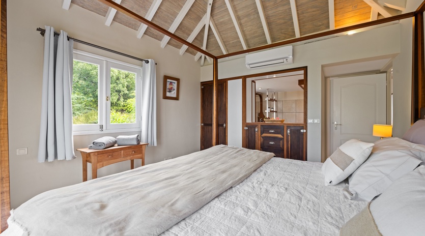 bedroom-1-villon-track4