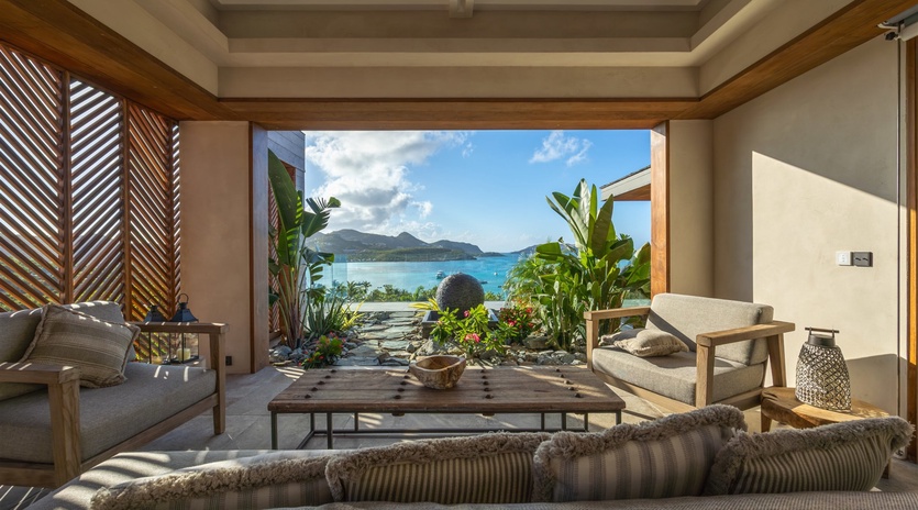 exterior-1-maud-track3