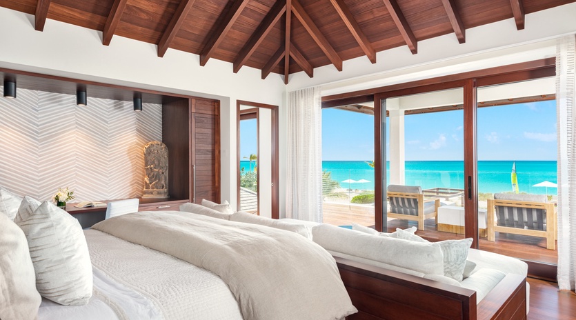 bedroom-1-vision-beach-track1