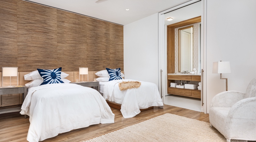 bedroom-2-emerald-pavilion-track1