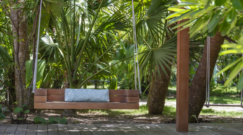 exterior-1-les-sables-track6