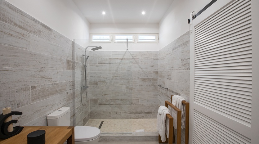 bathroom-1-azur-dream-track4