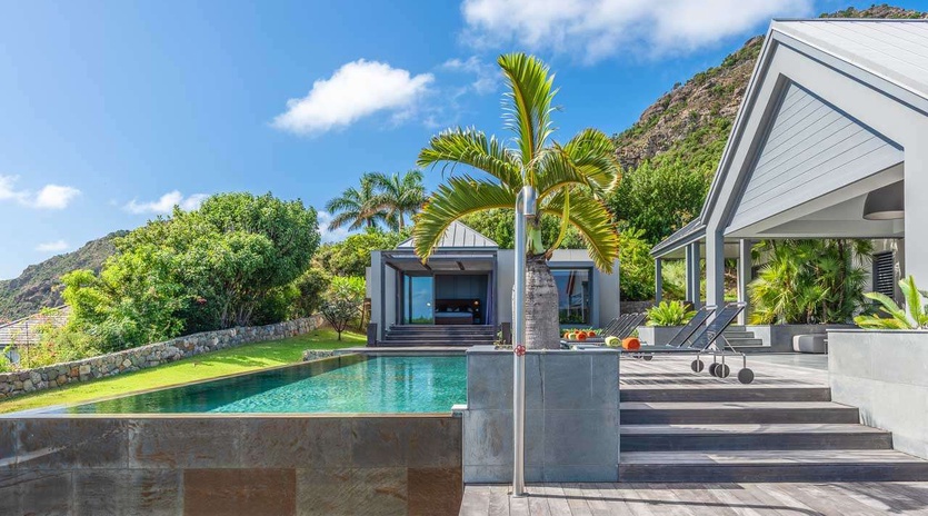 Exterior of WV AVV, Vitet, St. Barthelemy