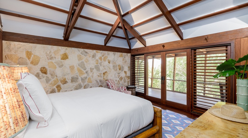 bedroom-1-the-catch-track4