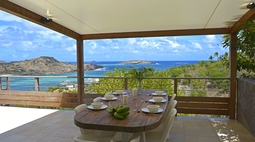 exterior-1-lagon-estate-track4