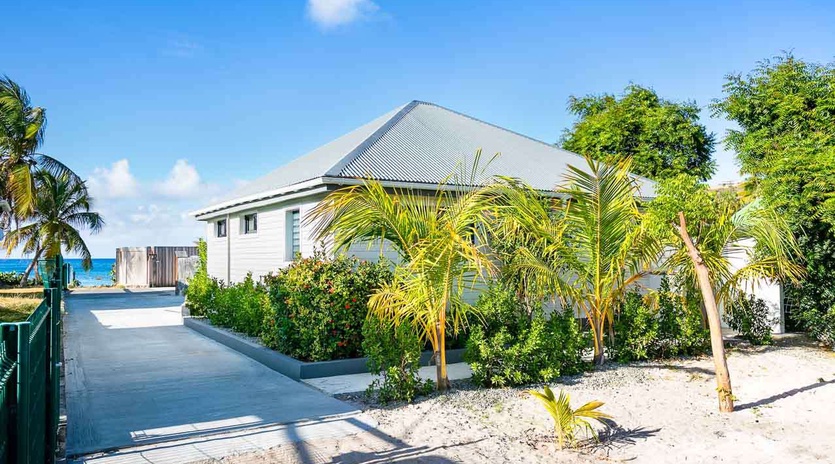 Exterior of WV LIL, Lorient, St. Barthelemy