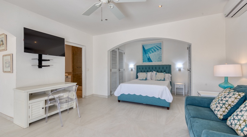 bedroom-1-la-bella-casa-track6