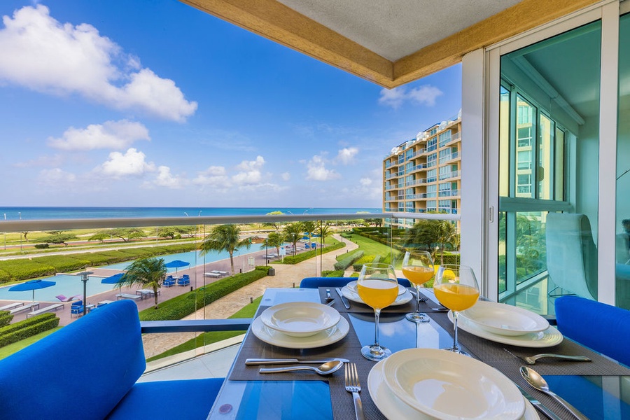 Featured Property 1BS-Blue323 - Surf more, travel more and worry less!