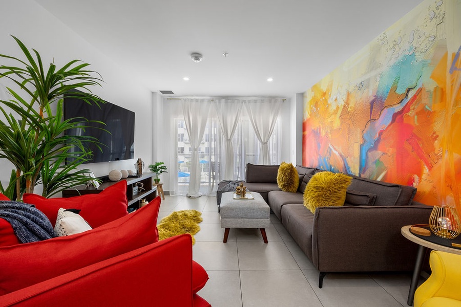 Featured Property HH-2Bdr315 - Vibrant Two Bedroom Retreat
