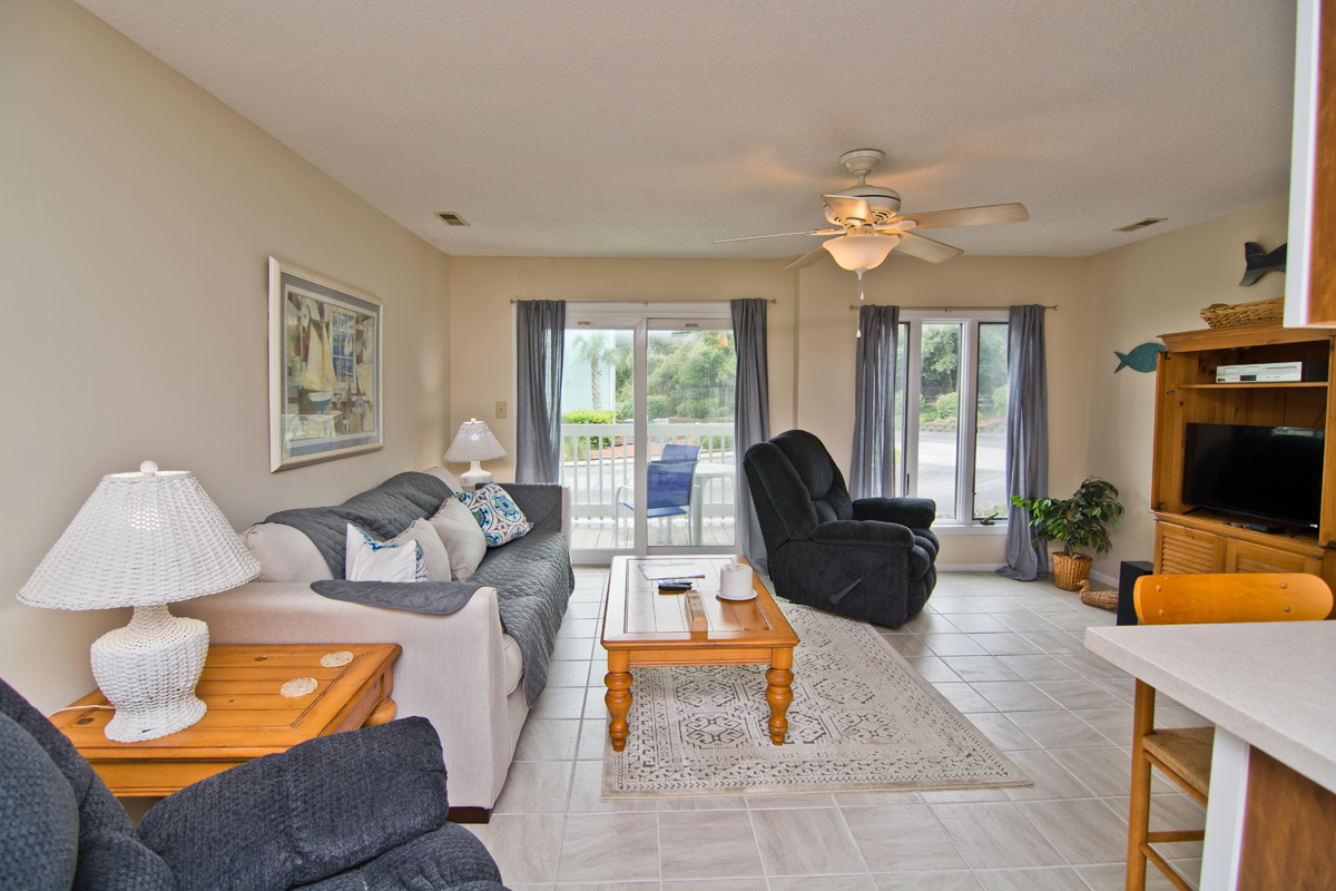 Pebble Beach E-102 Photo